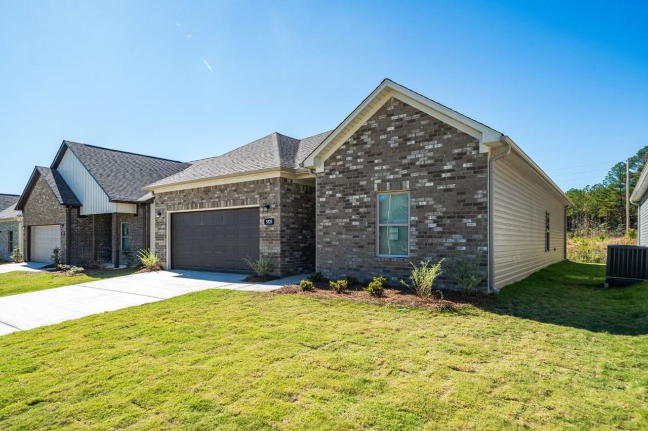 5525 Blue Jay Cir - Photo 2 of 23