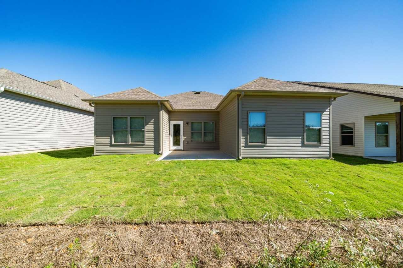 5525 Blue Jay Cir - Photo 3 of 23