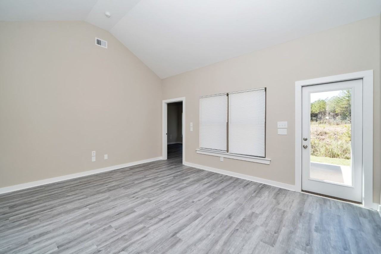 5525 Blue Jay Cir - Photo 6 of 23