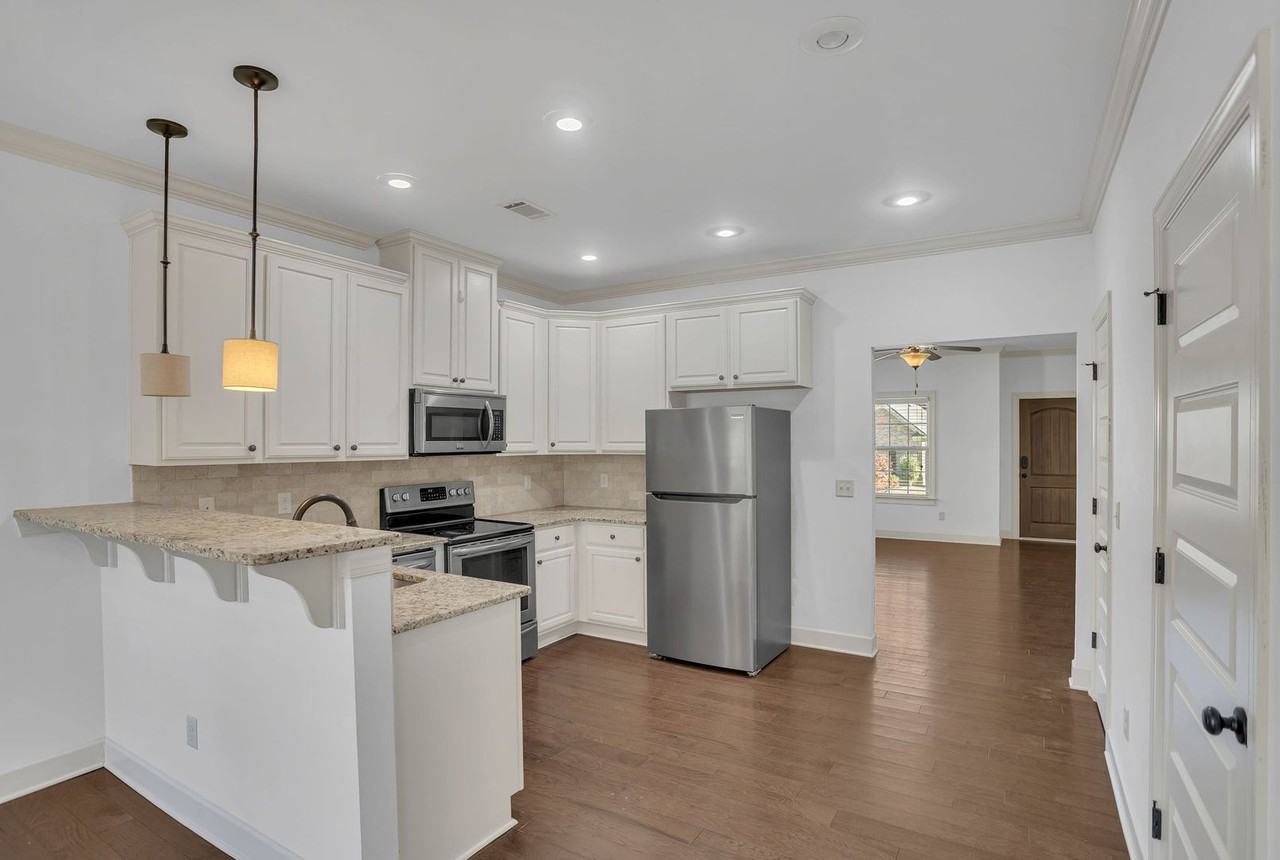 999 Starr Ct - Photo 2 of 34