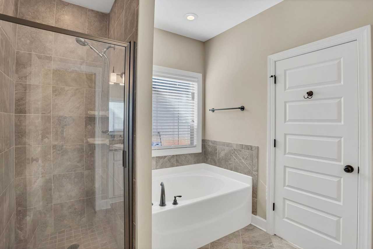 999 Starr Ct - Photo 5 of 34