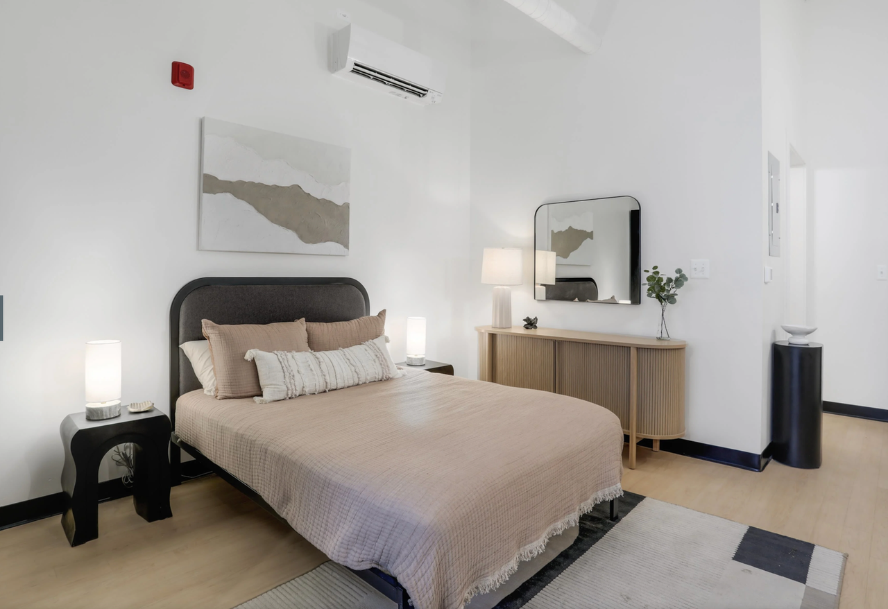 411 Piquette Ave - Photo 2 of 12