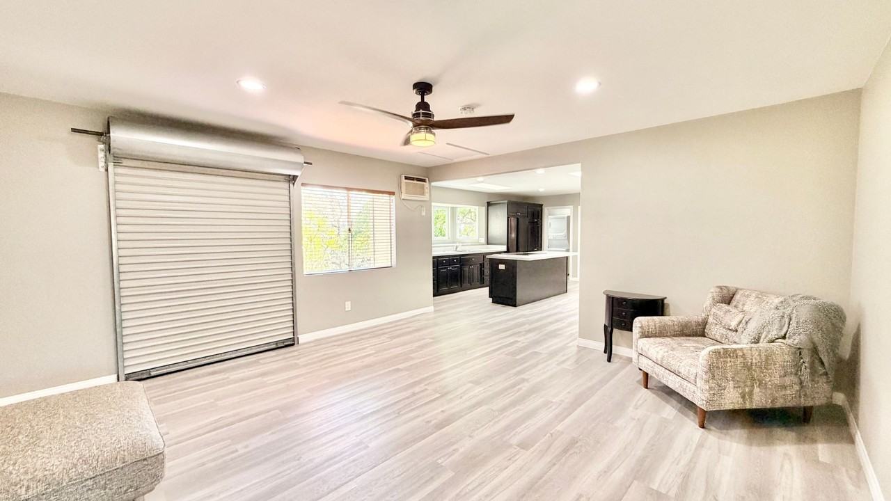 2329 Canonita Drive - Photo 4 of 23