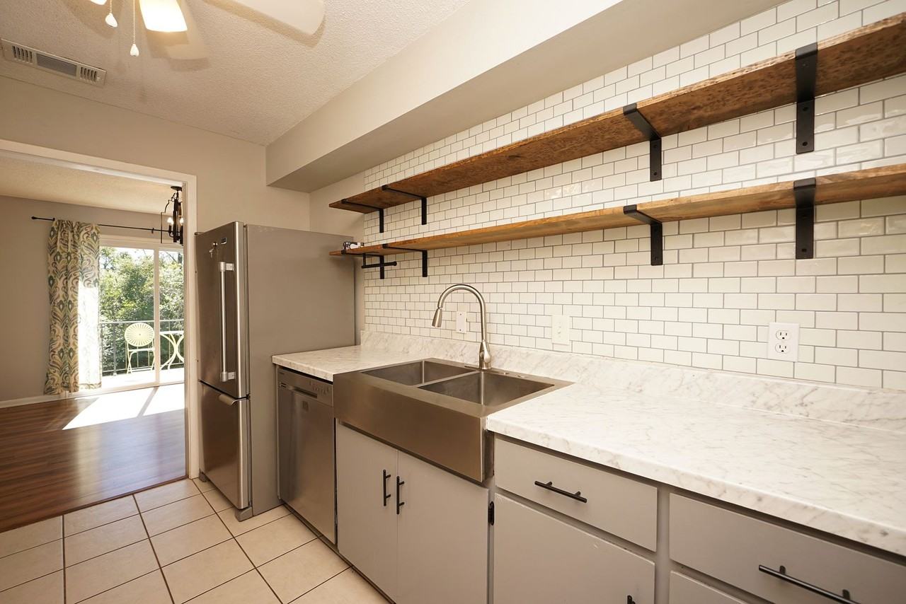 116 Country Club Dr - Photo 2 of 50