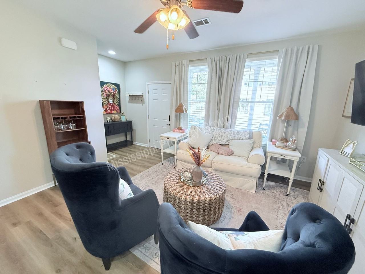 209 Town Center Dr - Photo 4 of 23