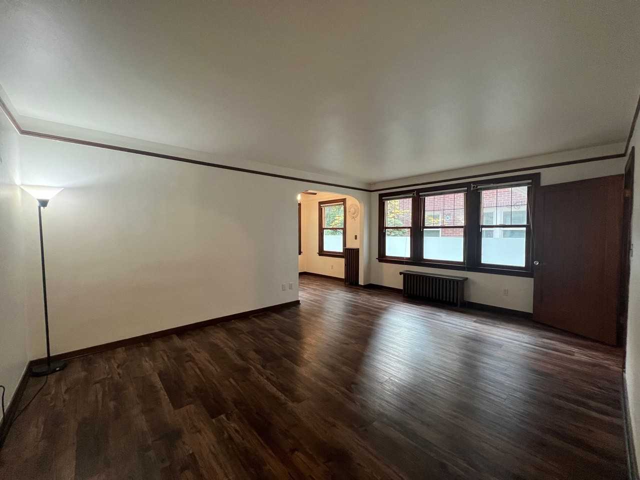 411 Boylston Ave E - Photo 2 of 22