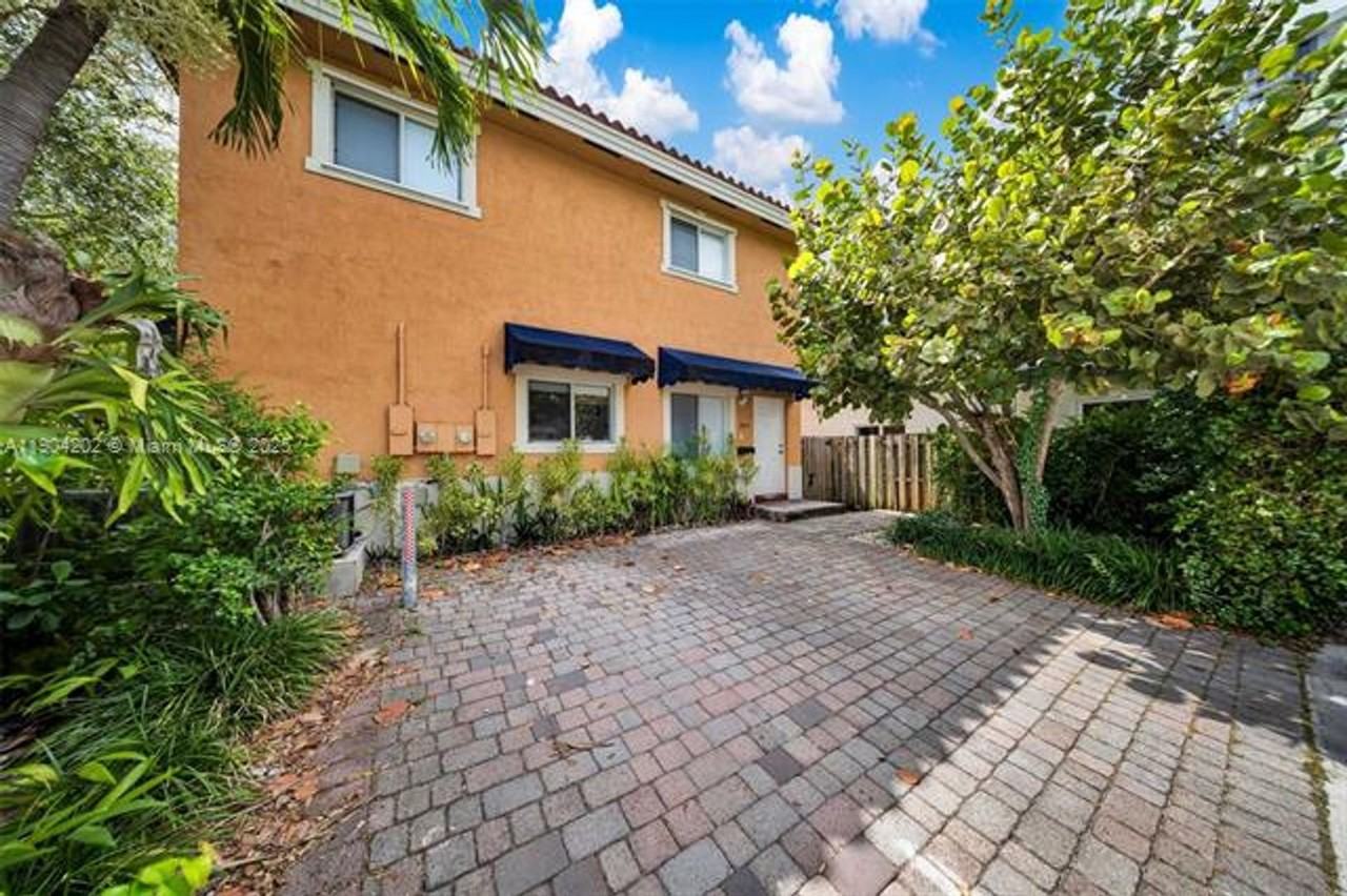 2814 2814 SW 27th St TH A - Photo 2 of 28