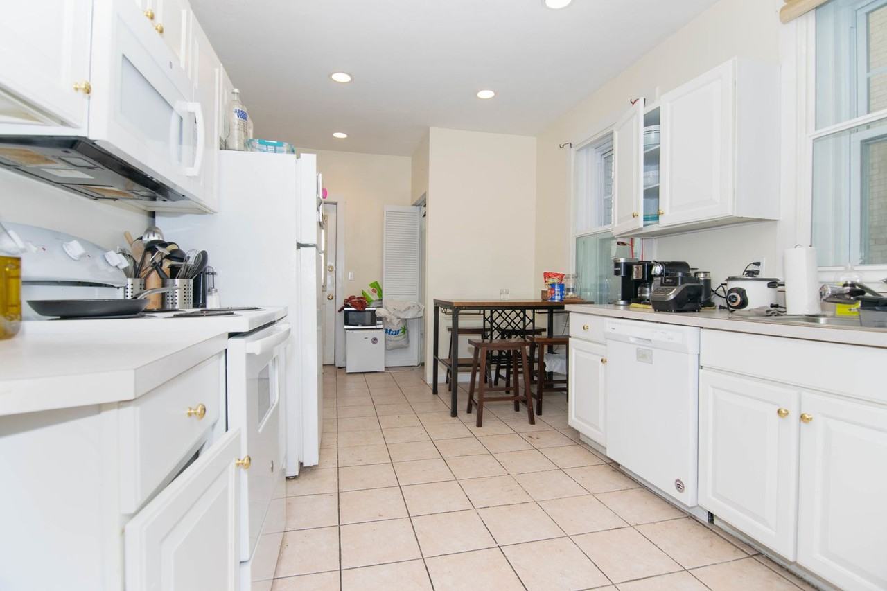 60 Gibbs St - Photo 2 of 12