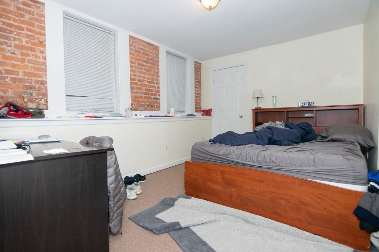 60 Gibbs St - Photo 5 of 12