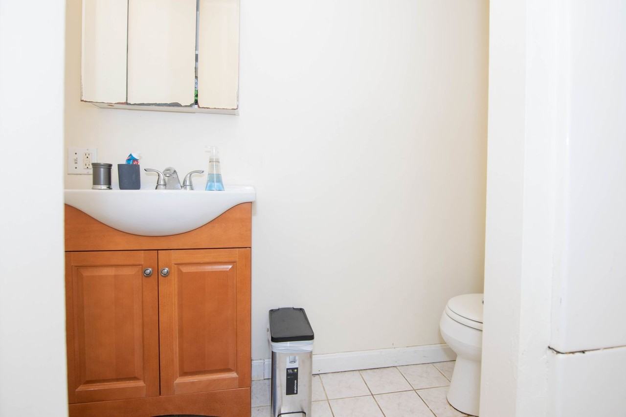 60 Gibbs St - Photo 6 of 12