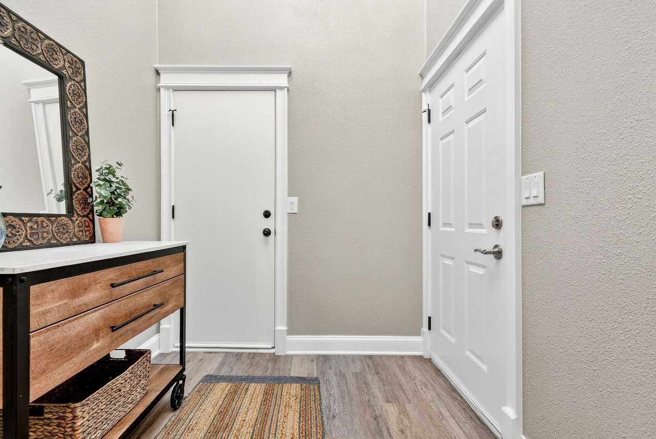 7474 E Arkansas Ave - Photo 6 of 46