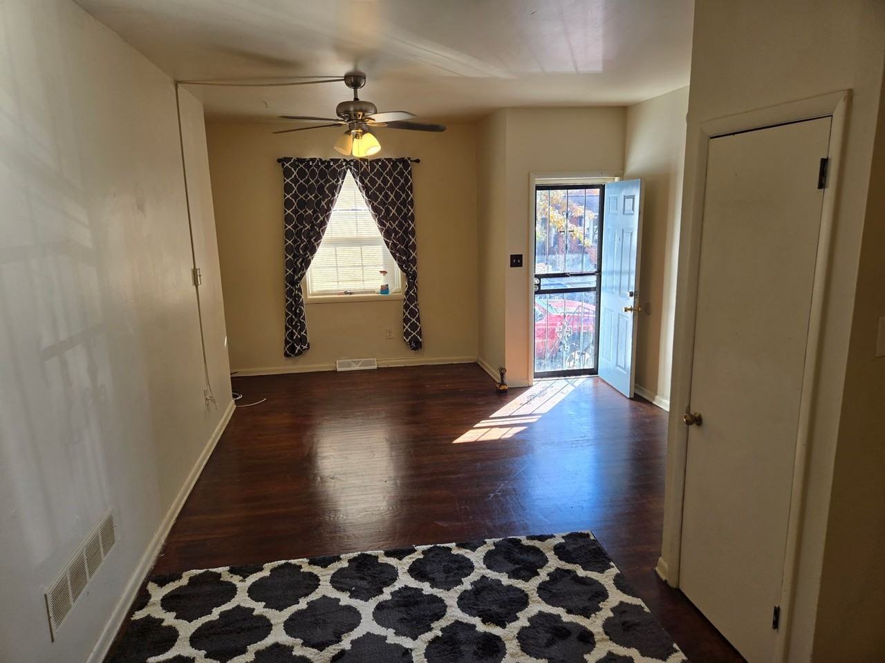 123 N Dupont St - Photo 4 of 9