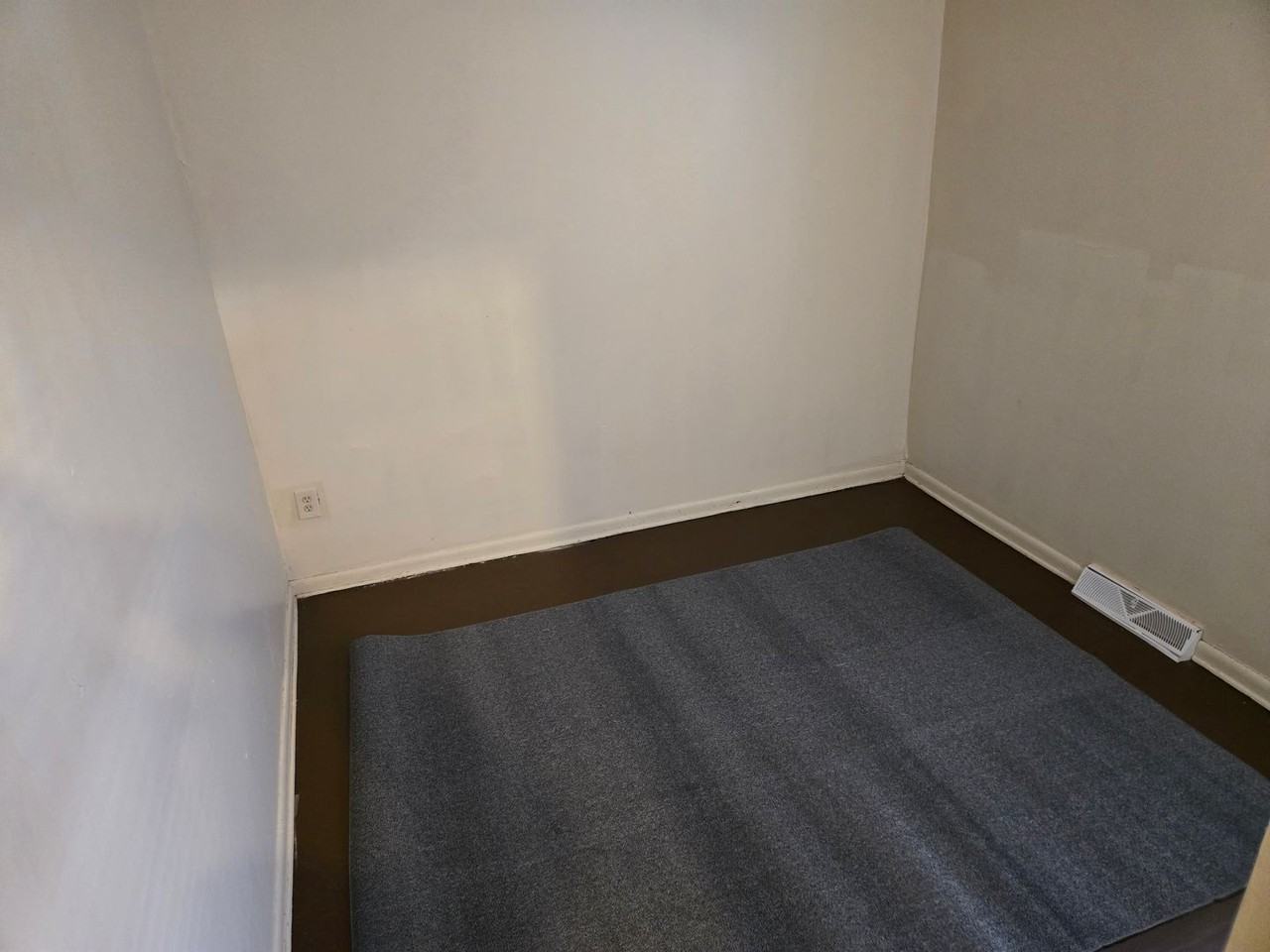 123 N Dupont St - Photo 5 of 9