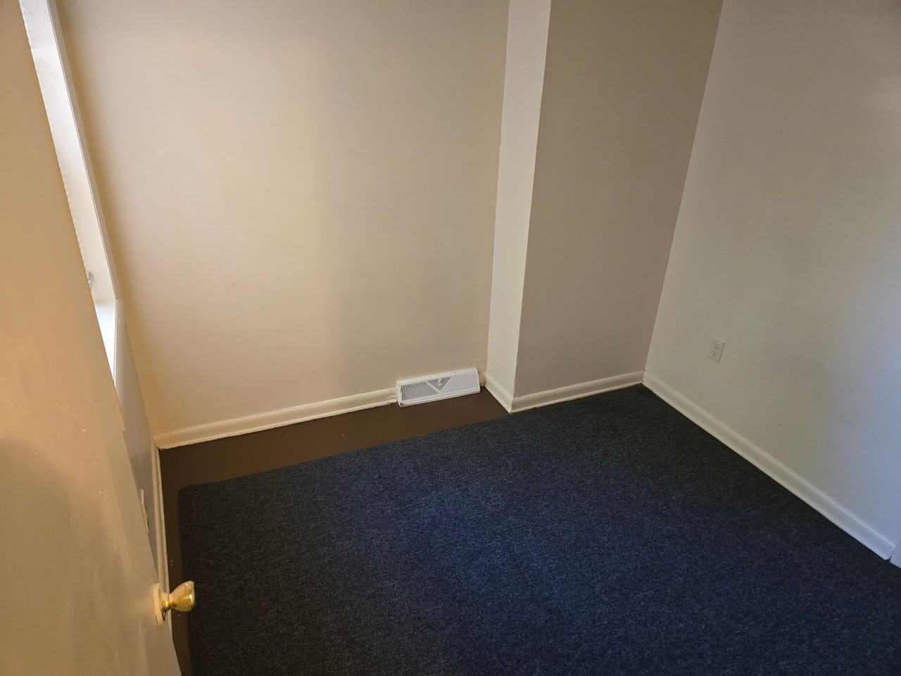 123 N Dupont St - Photo 6 of 9