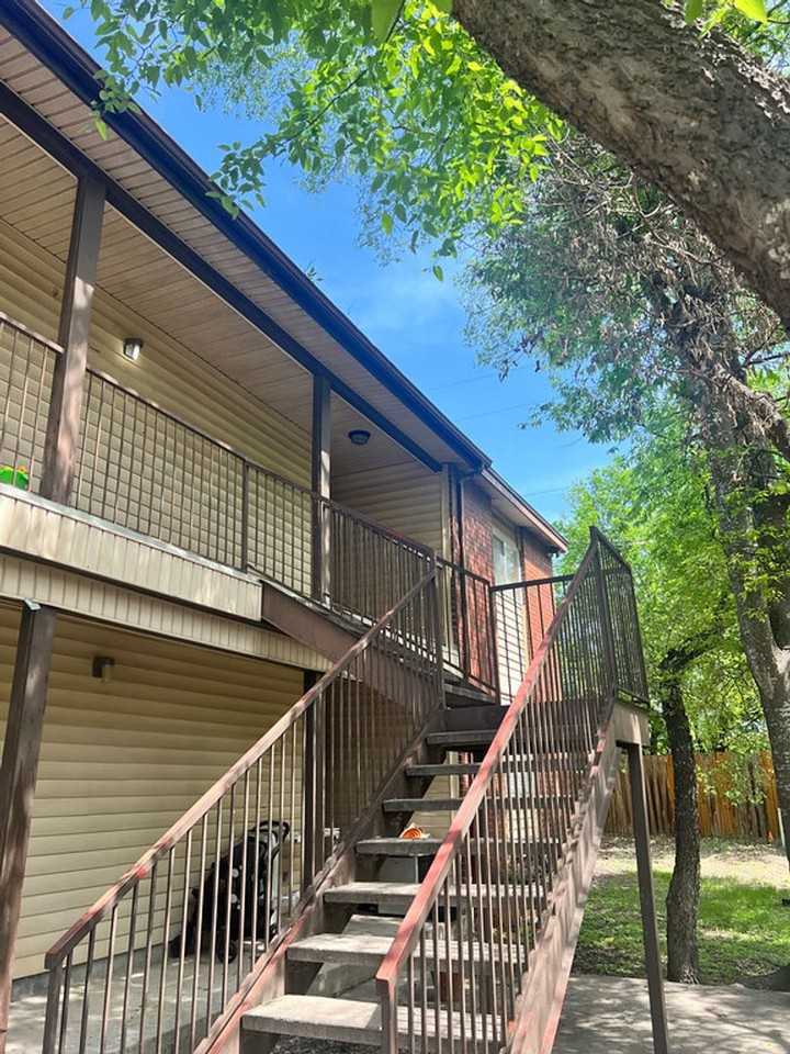 538 Dukeway #D - Photo 2 of 14