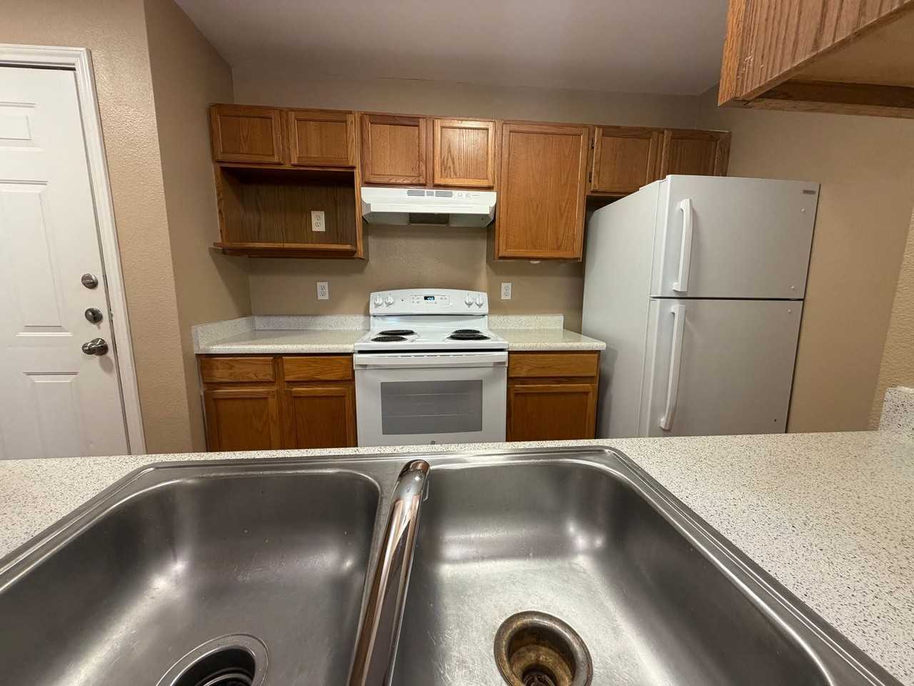 538 Dukeway #D - Photo 6 of 14