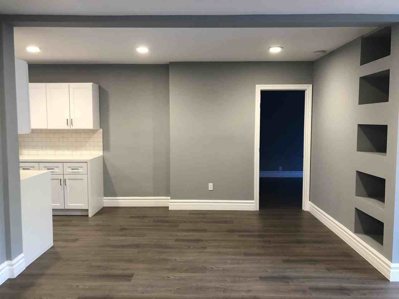 402 S Robertson - Photo 3 of 18