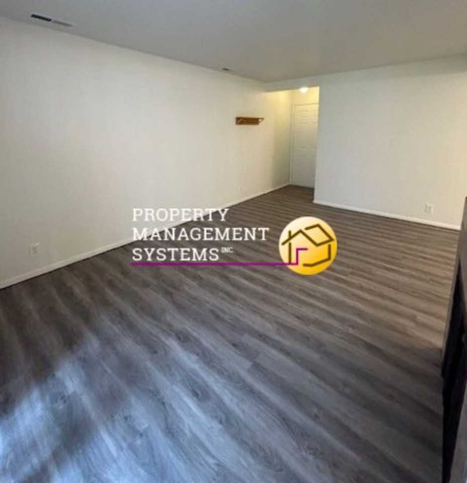 2408 South Elizabeth Street #1 - Photo 2 of 20