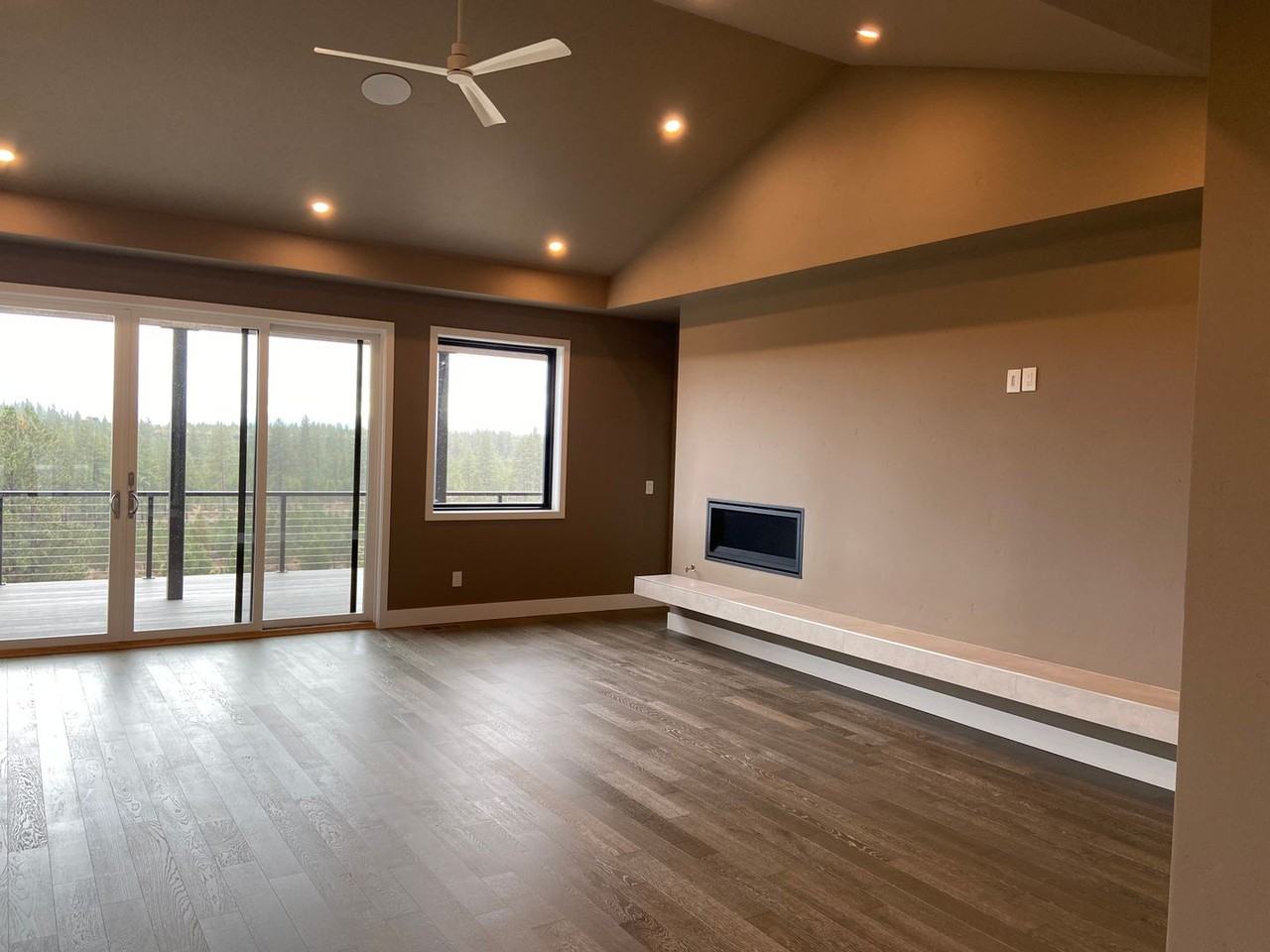 19131 Gateway Loop - Photo 6 of 12