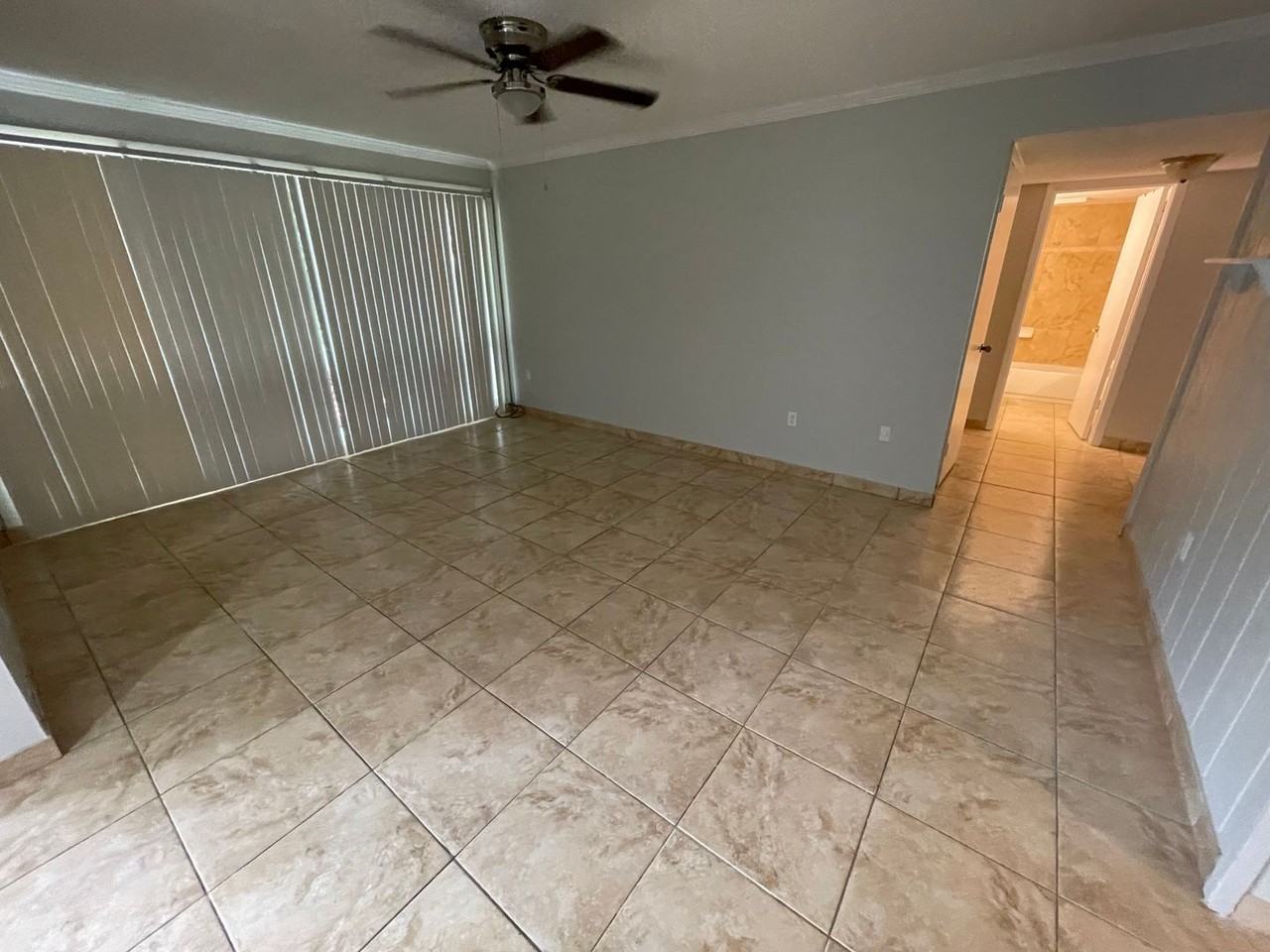5053 Eaglesmere Dr - Photo 3 of 14