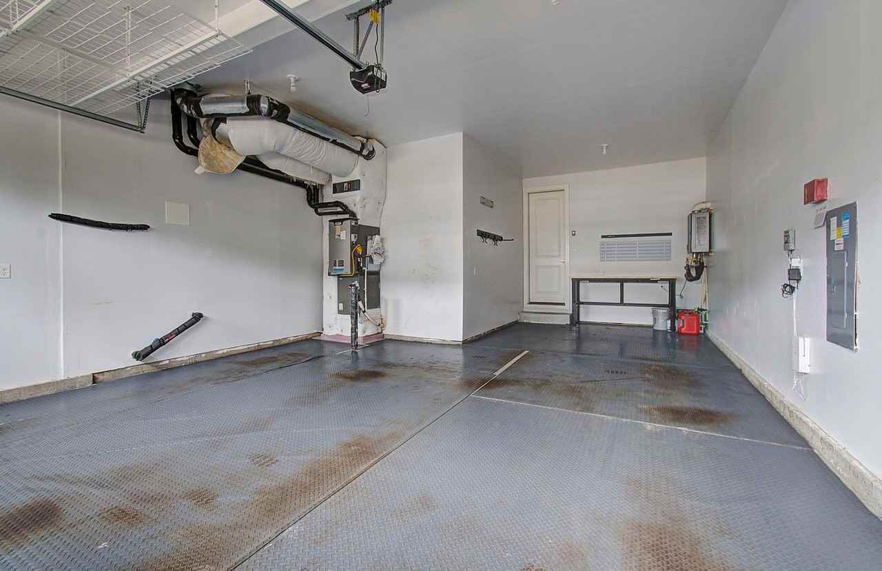 4014 Ne Tacoma Ct - Photo 4 of 47