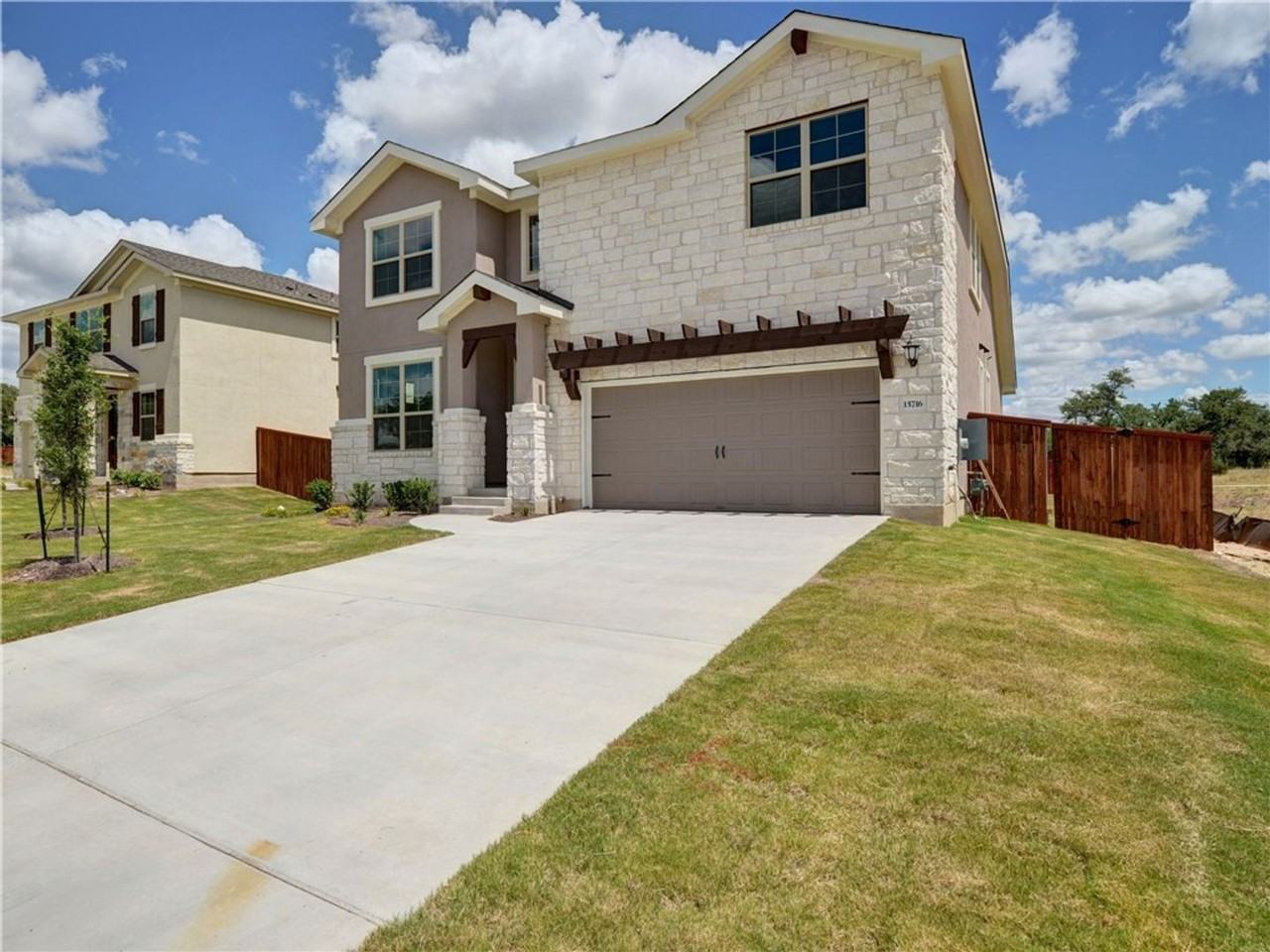 15716 Cinca Terra Dr - Photo 2 of 27