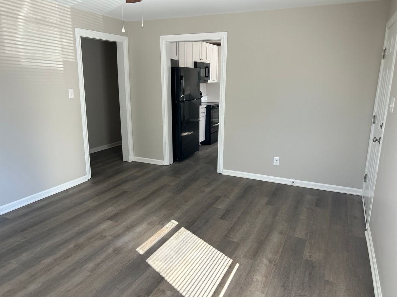 1907 Ne 26th St - Photo 3 of 11