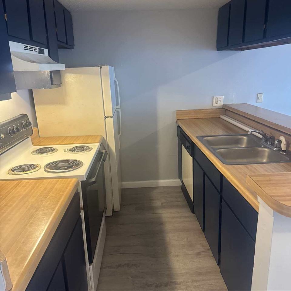 501 Kennon Ln #35 - Photo 2 of 7