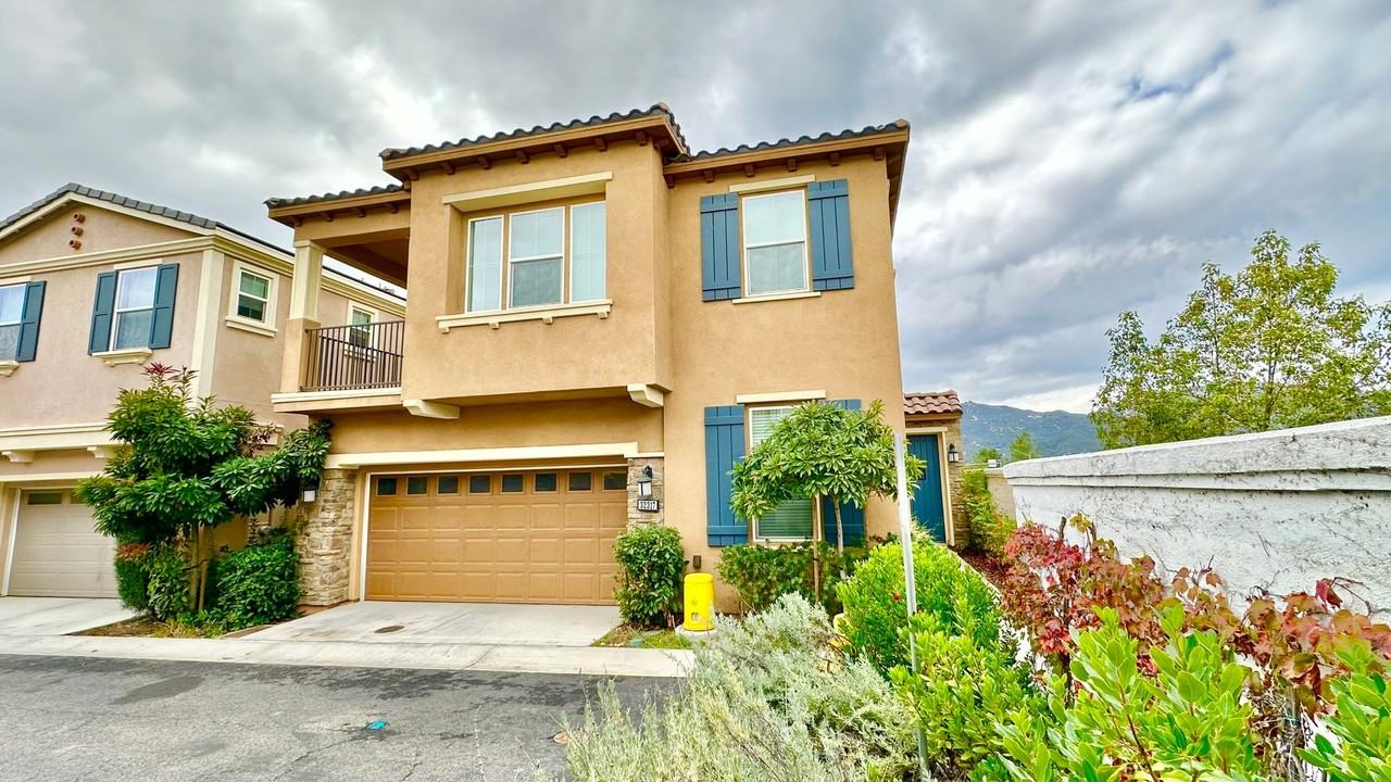 32317 Turner Ln - Photo 2 of 50