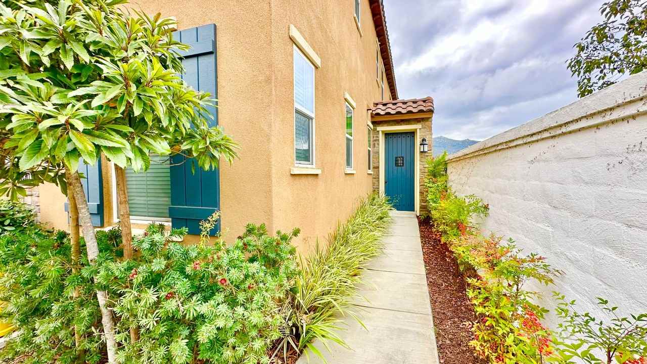 32317 Turner Ln - Photo 3 of 50