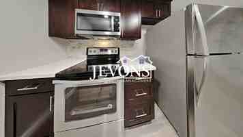 featured image of 1105 South Woodlawn Street