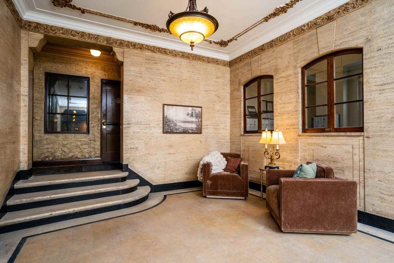 900 Summit Ave S - Photo 5 of 6