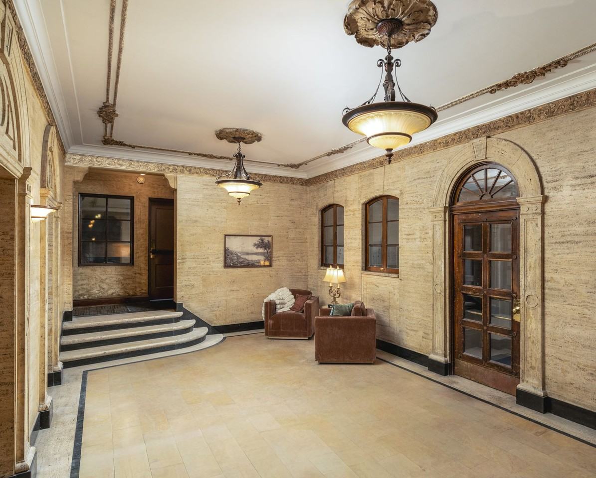 900 Summit Ave S - Photo 6 of 6