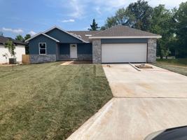 featured image of 115 E Rosalie