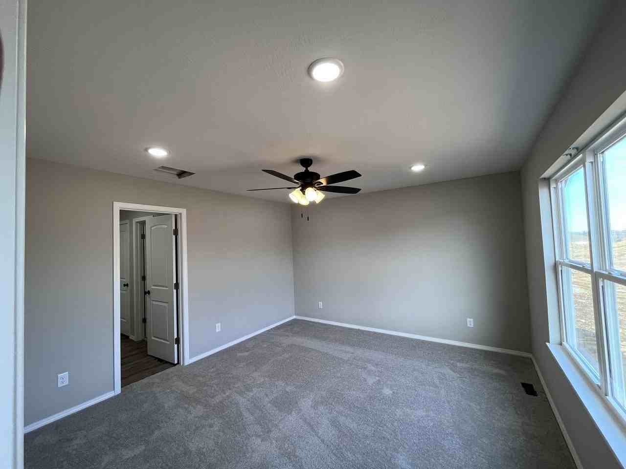 115 E Rosalie - Photo 2 of 7