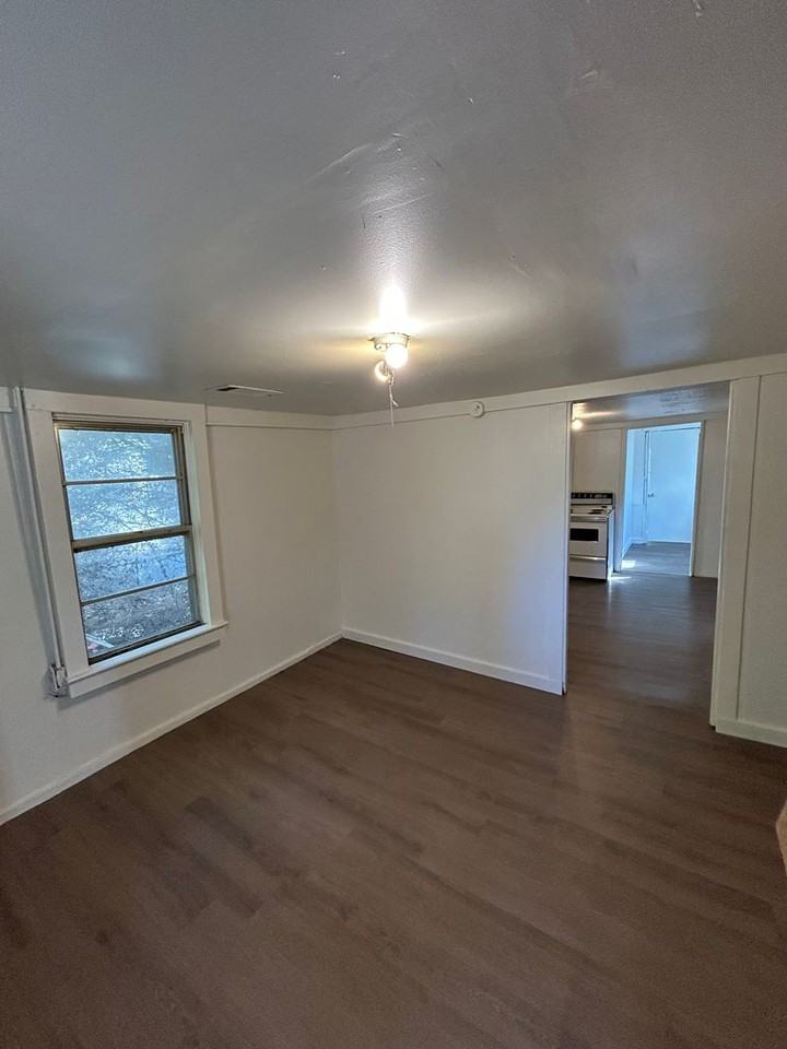 814 N 25th St - Photo 2 of 10