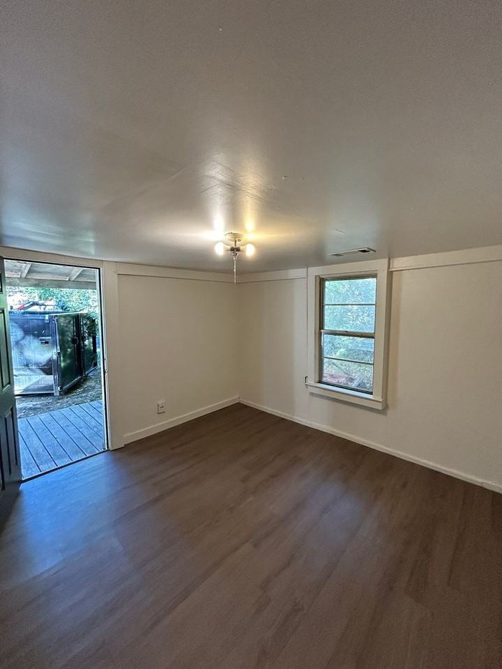 814 N 25th St - Photo 3 of 10