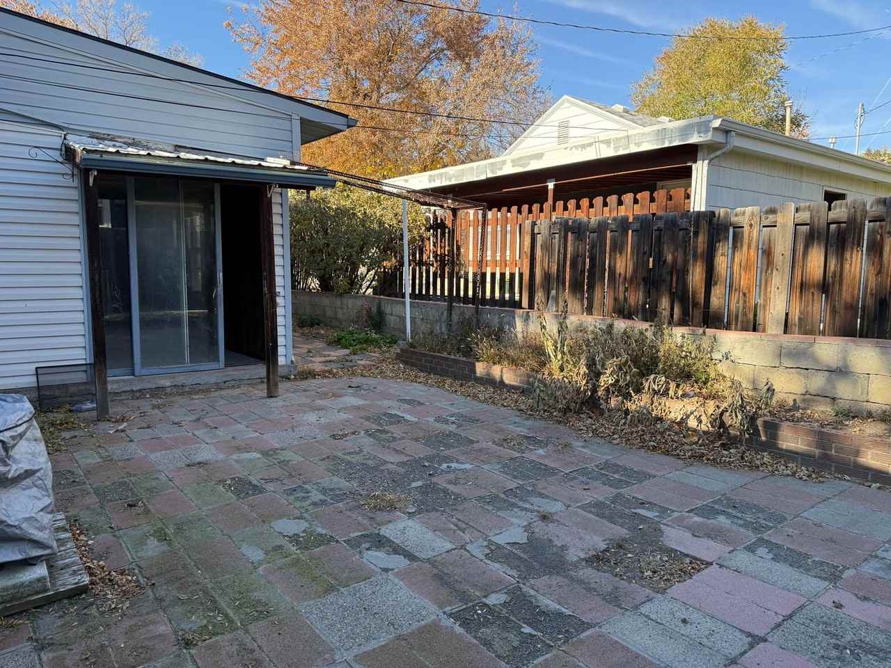 1247 Harvard Ave - Photo 3 of 11