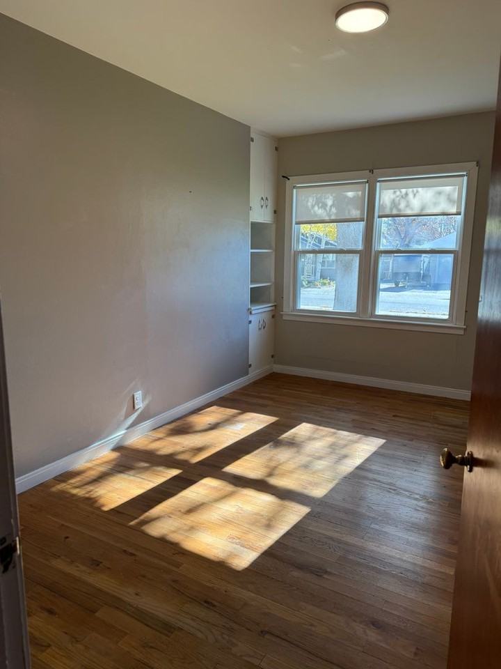 1247 Harvard Ave - Photo 6 of 11