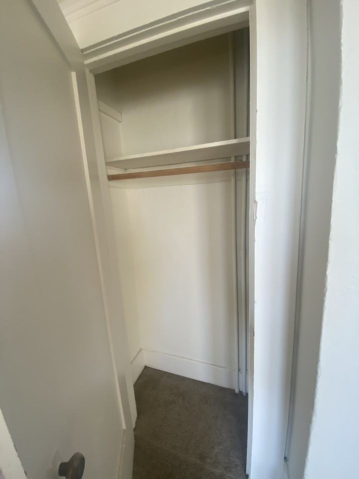 498 25th St #27 - Photo 2 of 11