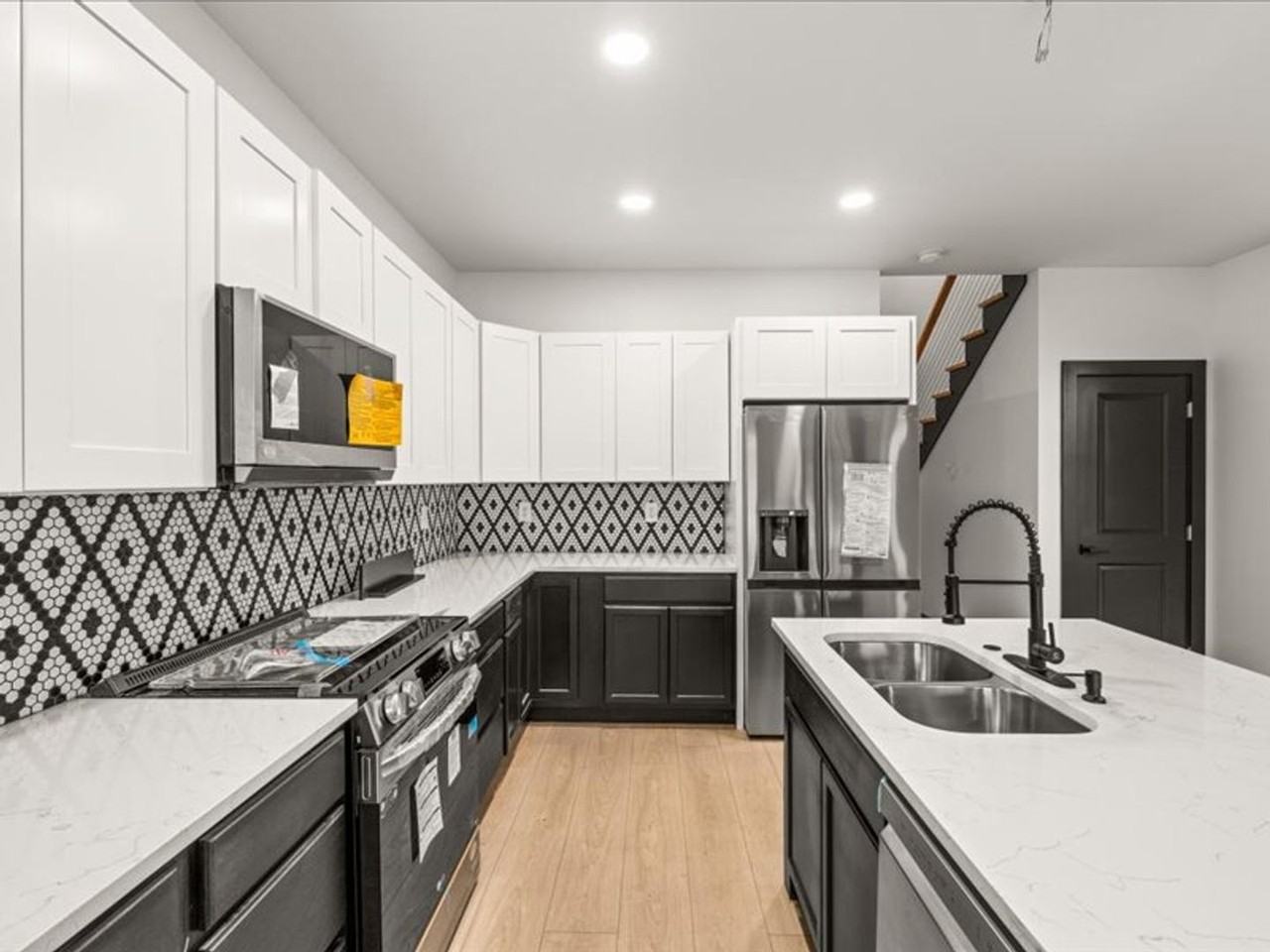 2833 Linden Ave - Photo 5 of 20