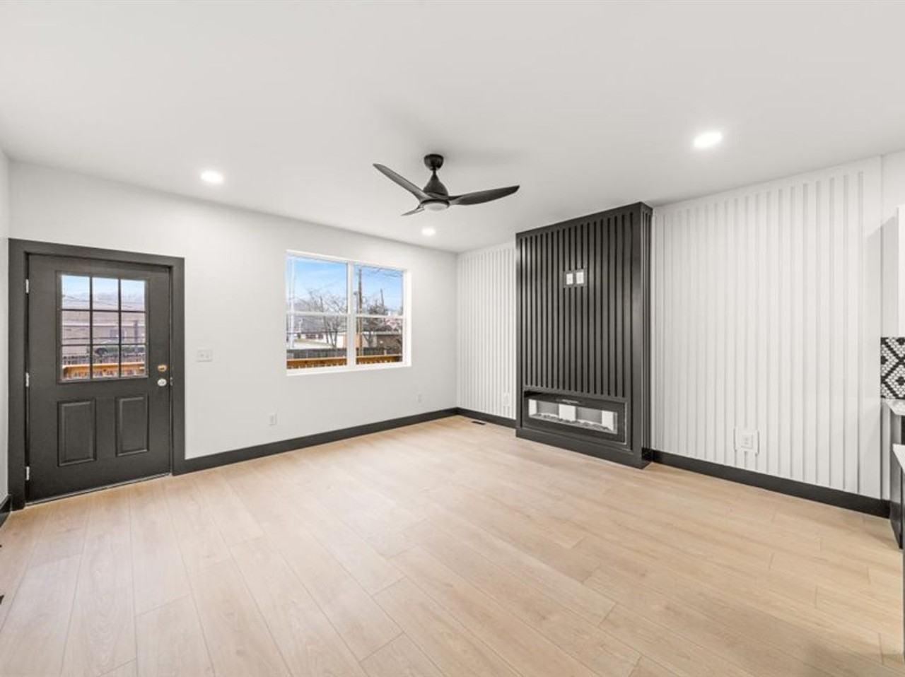 2833 Linden Ave - Photo 6 of 20