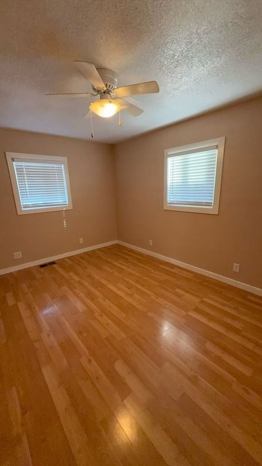 1305 Princeton Dr Se - Photo 2 of 9