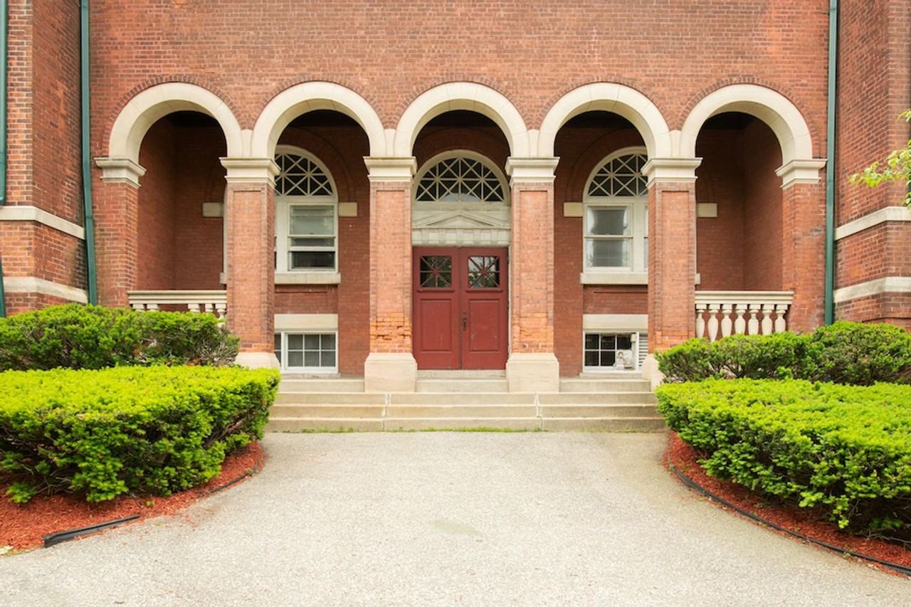 Israel Putnam Apartments - Photo 3 of 6