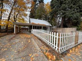 featured image of 1009 N 7th St