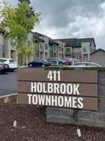 featured image of 411 Holbrook Ln