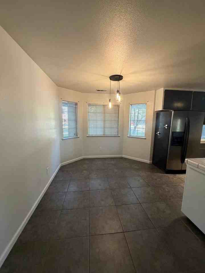 1377 San Simeon Dr - Photo 5 of 24