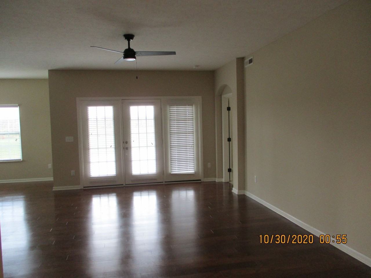 465 Redwood Ln - Photo 4 of 14