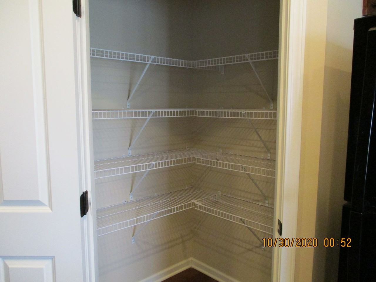 465 Redwood Ln - Photo 5 of 14