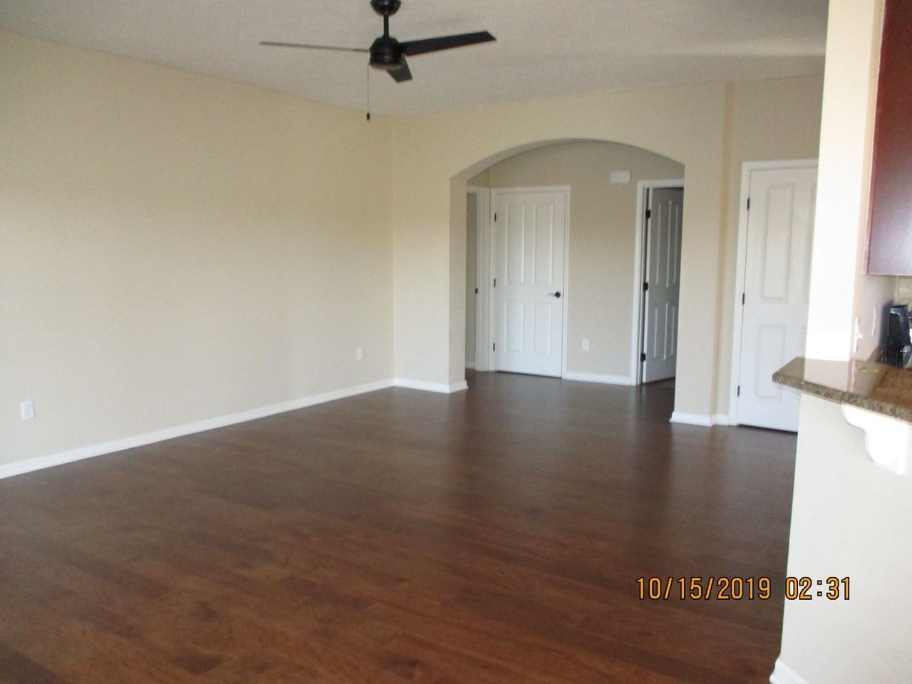 465 Redwood Ln - Photo 7 of 14